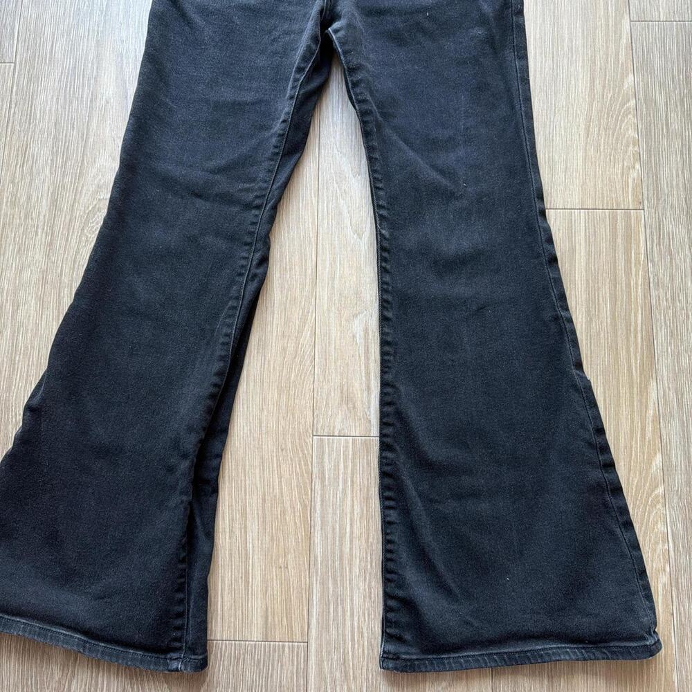 Abercrombie fitch black Flare Ultra High Rise Size 2s - Picture 2 of 5